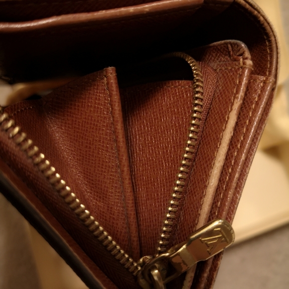 Pre loved Louis Vuitton - Picture 12 of 15